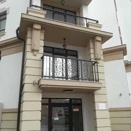 Aivazovsky Park Center * Ahyolu